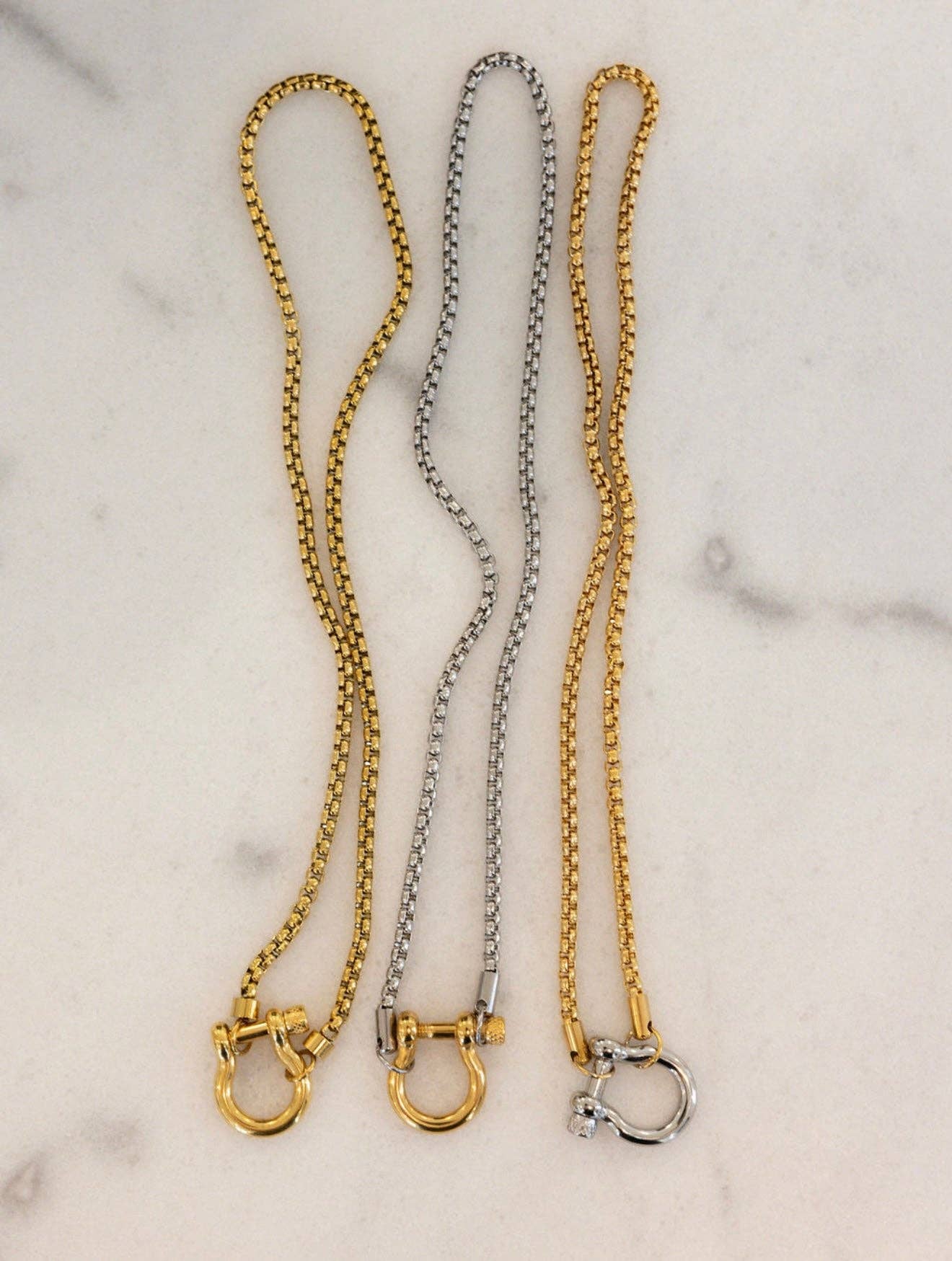 LOCKET NECKLACE: GOLD