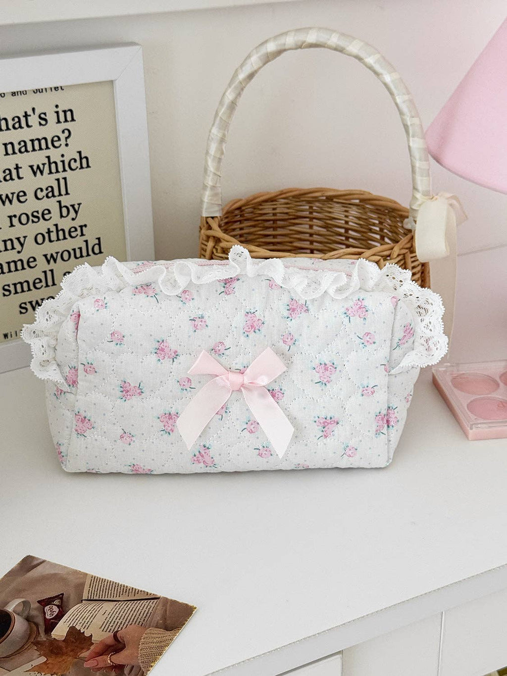 Dainty Floral & Lace Makeup Bag