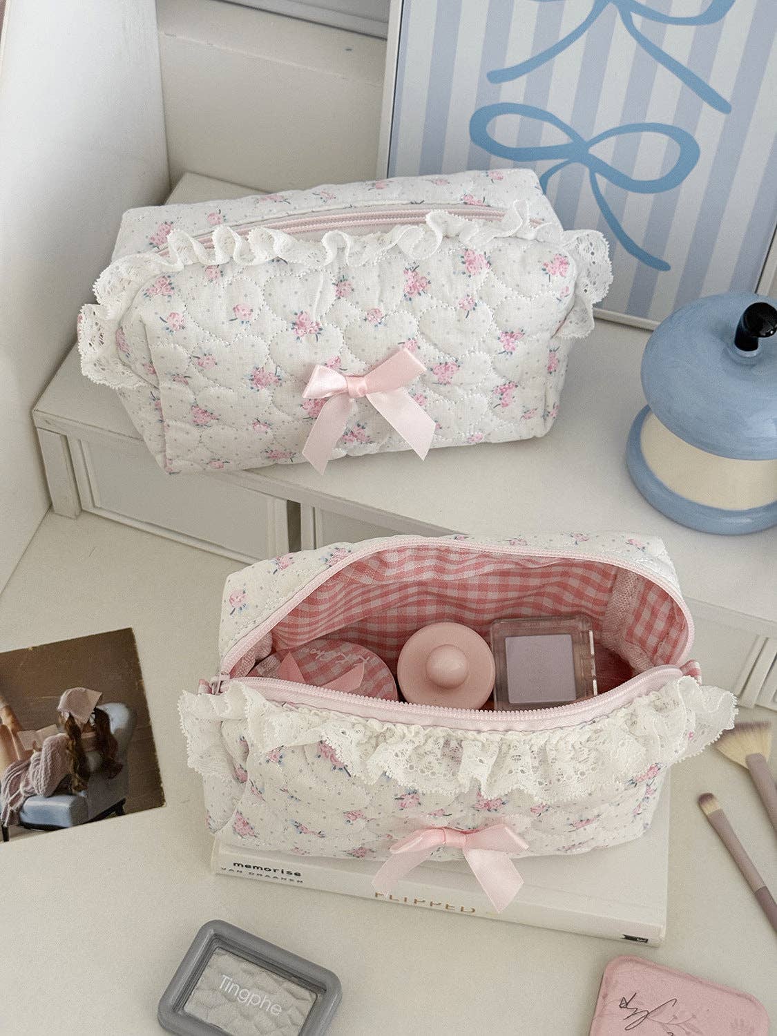Dainty Floral & Lace Makeup Bag