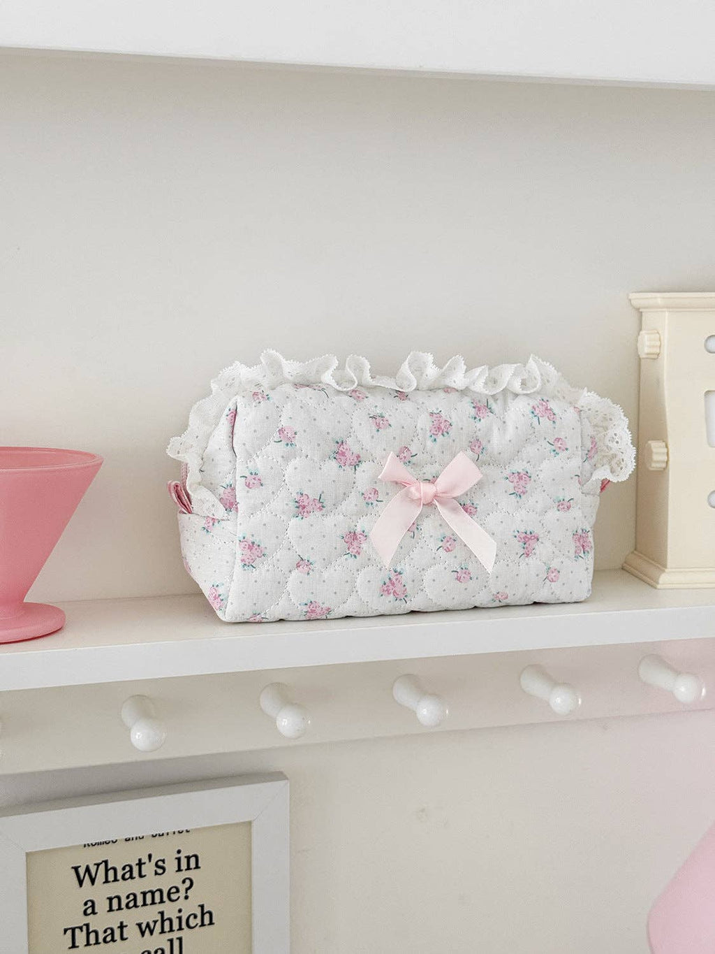 Dainty Floral & Lace Makeup Bag