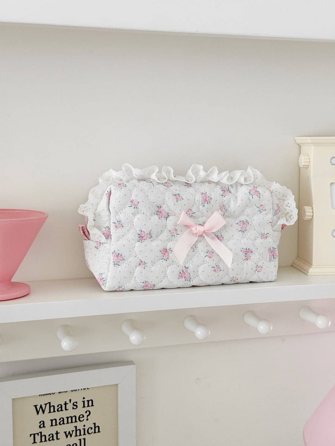 Dainty Floral & Lace Makeup Bag